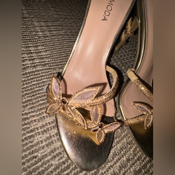 Gold butterfly heels - Picture 3 of 5